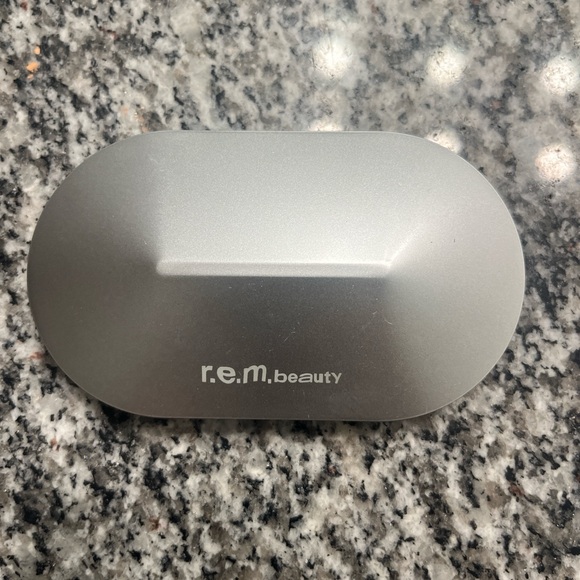 R.E.M BABYDOLL SHADOWS - Picture 1 of 4